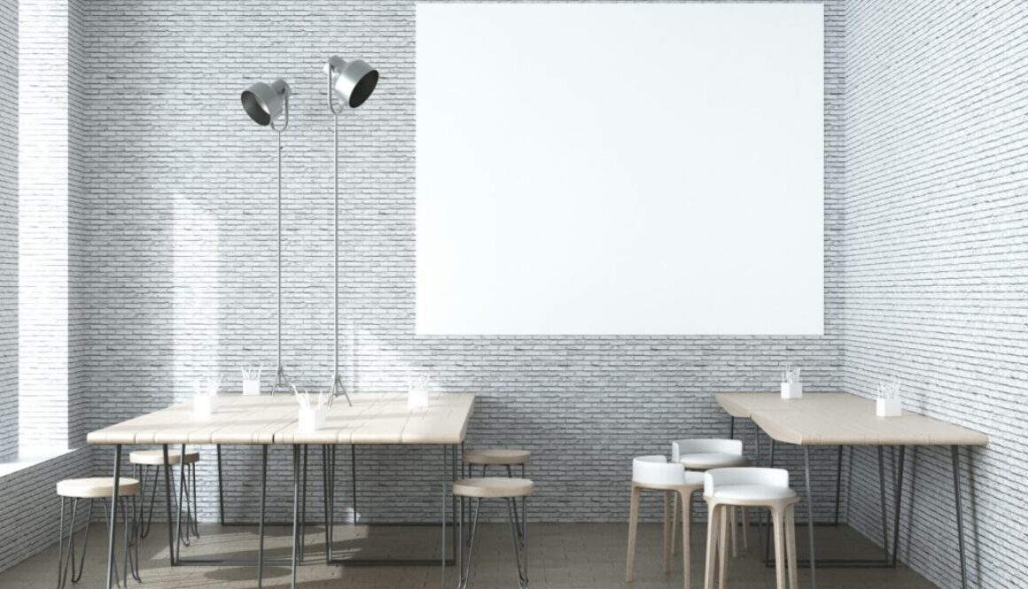 Holztische mit integrierter Kabelmanagement