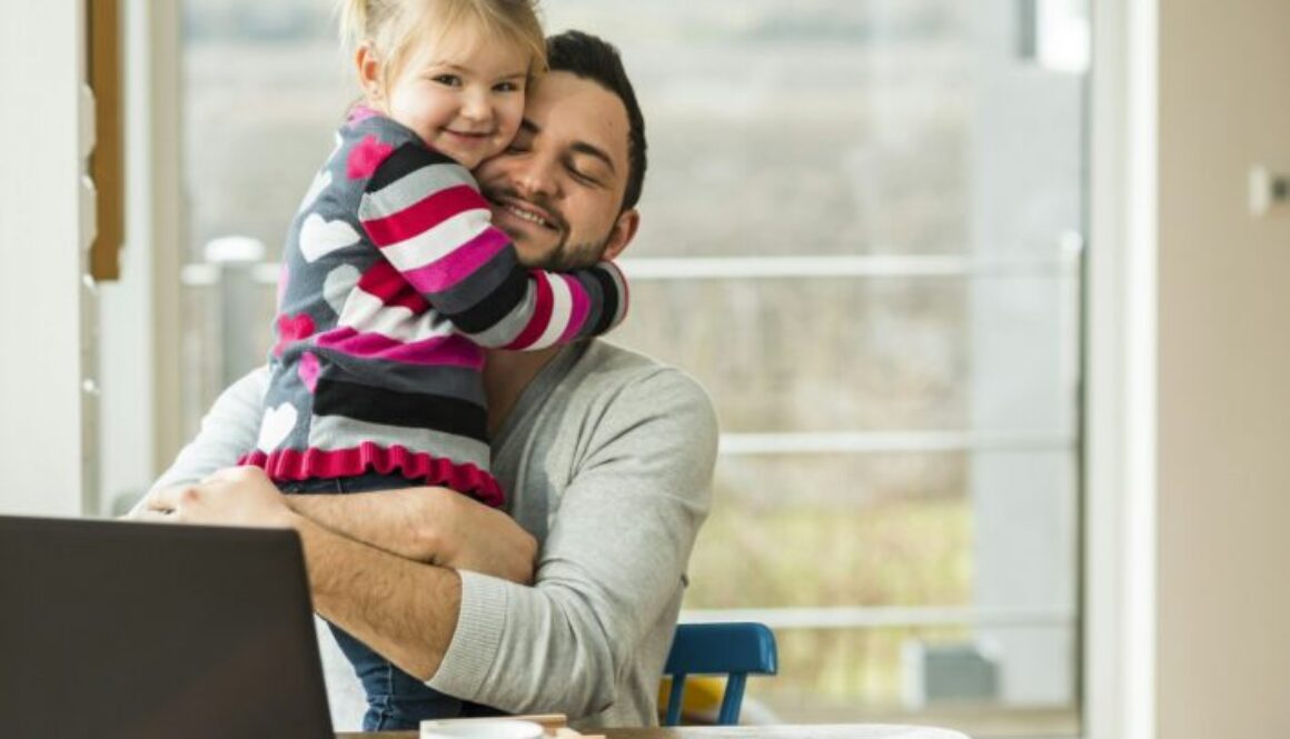Einen Holztisch kaufen – Worauf Sie achten sollten