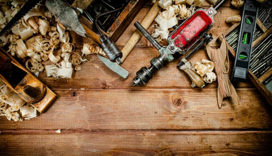 DIY Holzschreibtische – Wie man seinen eigenen Schreibtisch baut